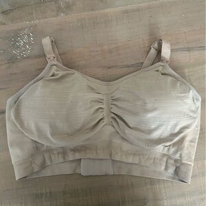 Sublime® Hands-Free Pumping & Nursing Bra